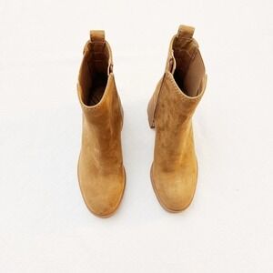 Zodiac Teresa Chelsea Tan Biker Boot Chunky Heel Size 7 NWOB